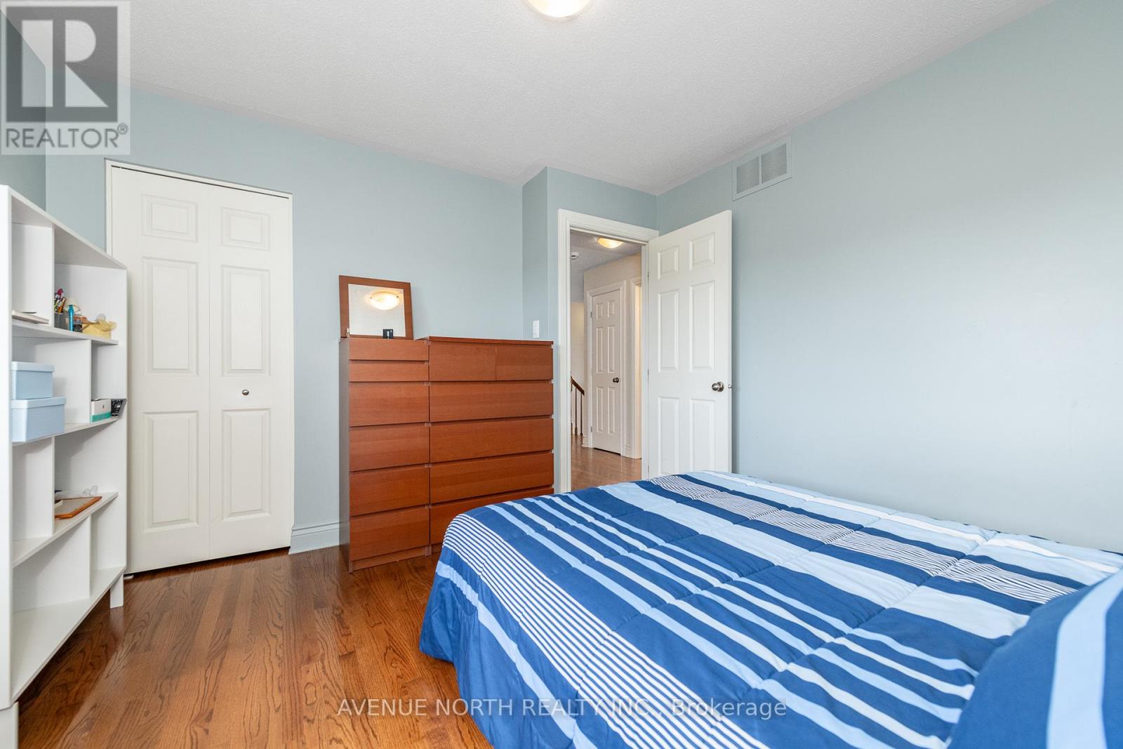 184 FELICITY CRESCENT — photo 32