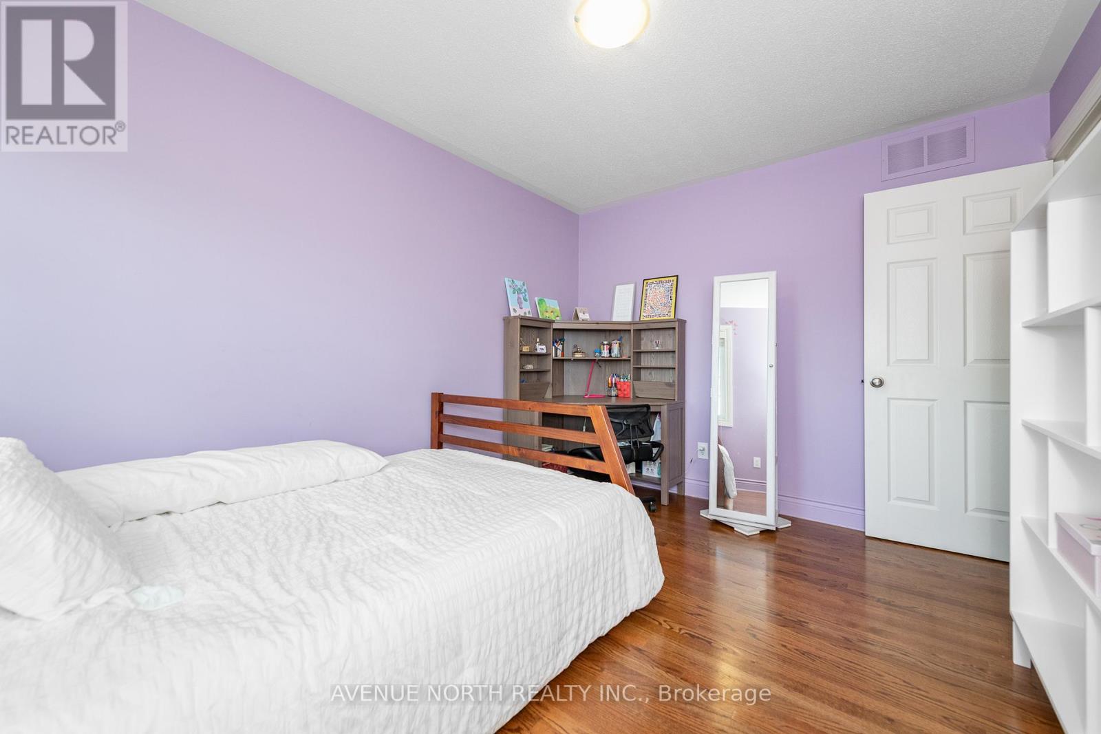 184 FELICITY CRESCENT — photo 34