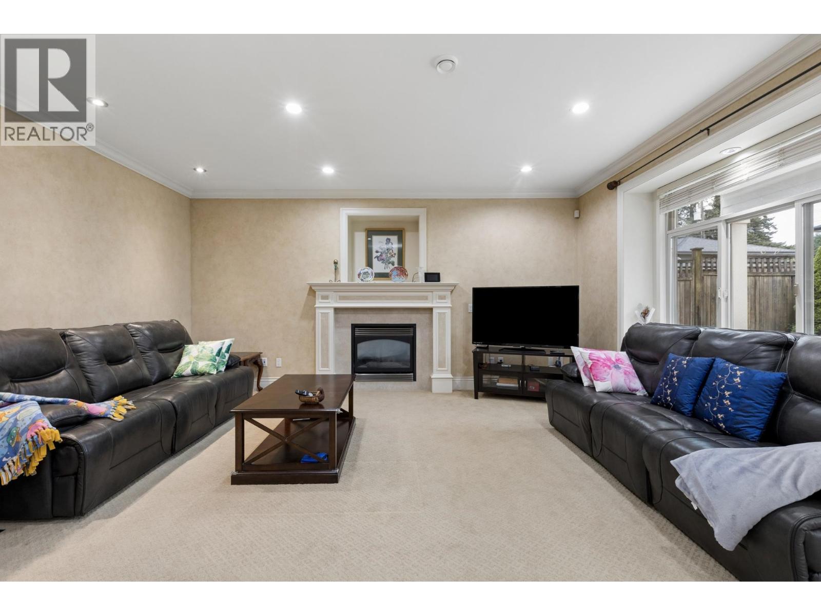 418 E 13TH STREET, North Vancouver