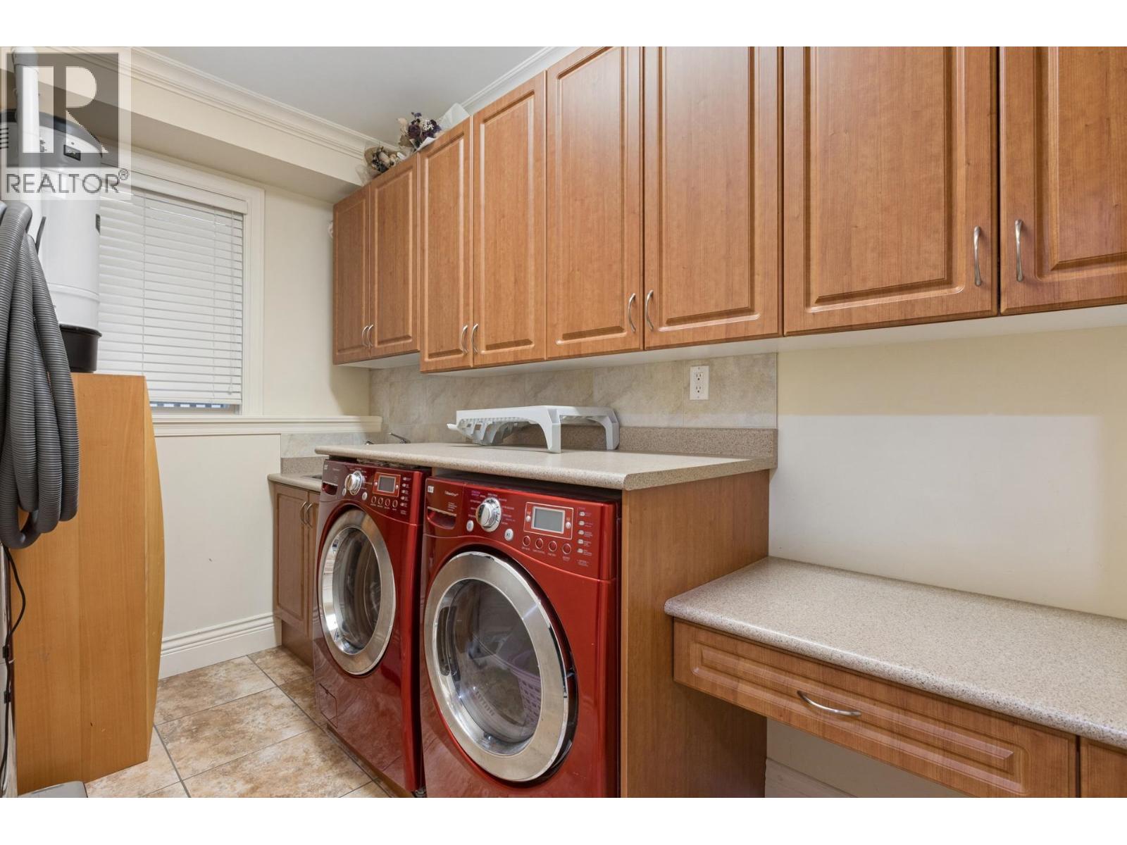 418 E 13TH STREET, North Vancouver