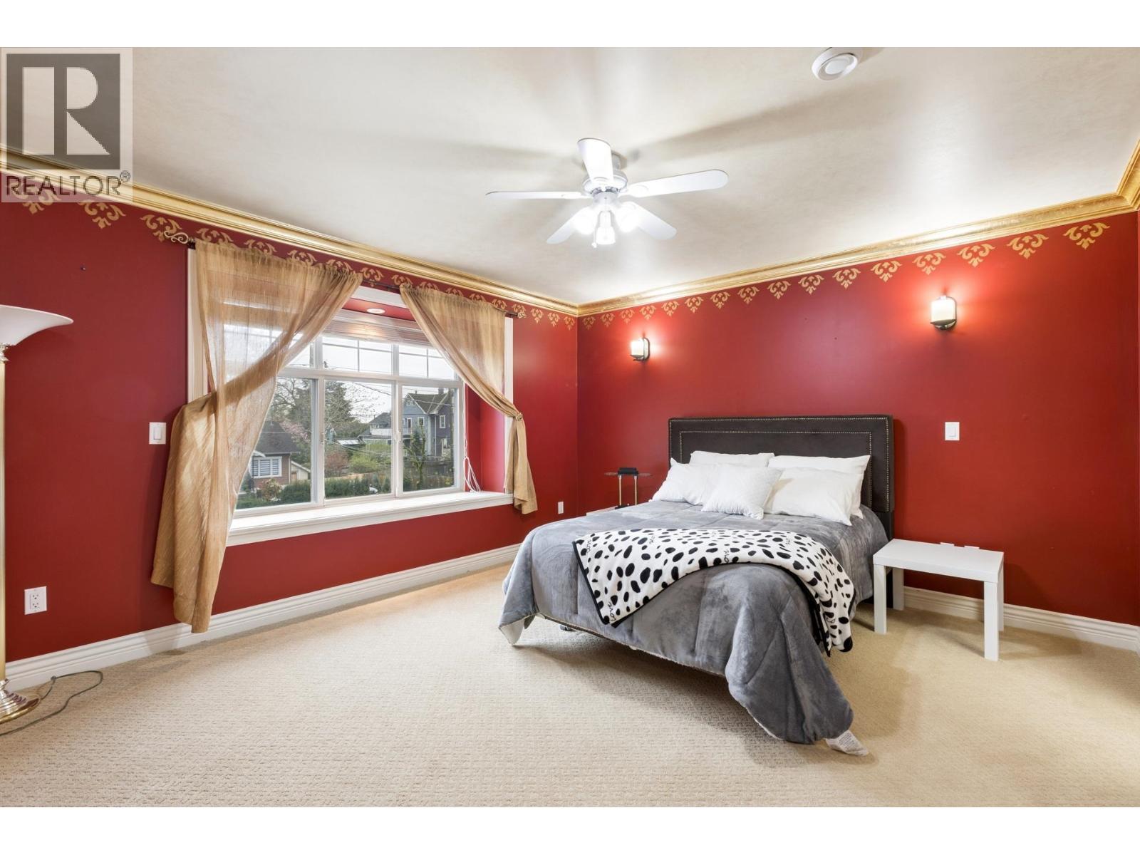 418 E 13TH STREET, North Vancouver
