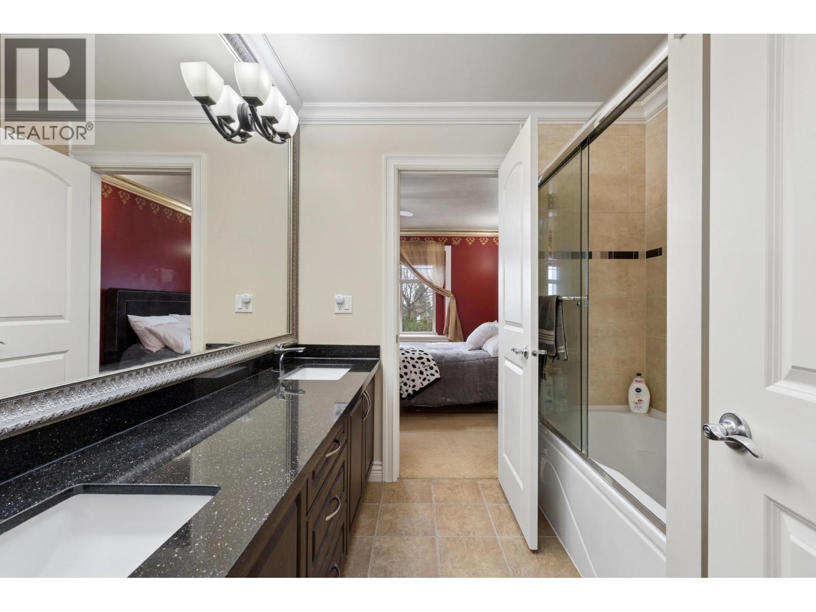 418 E 13TH STREET, North Vancouver