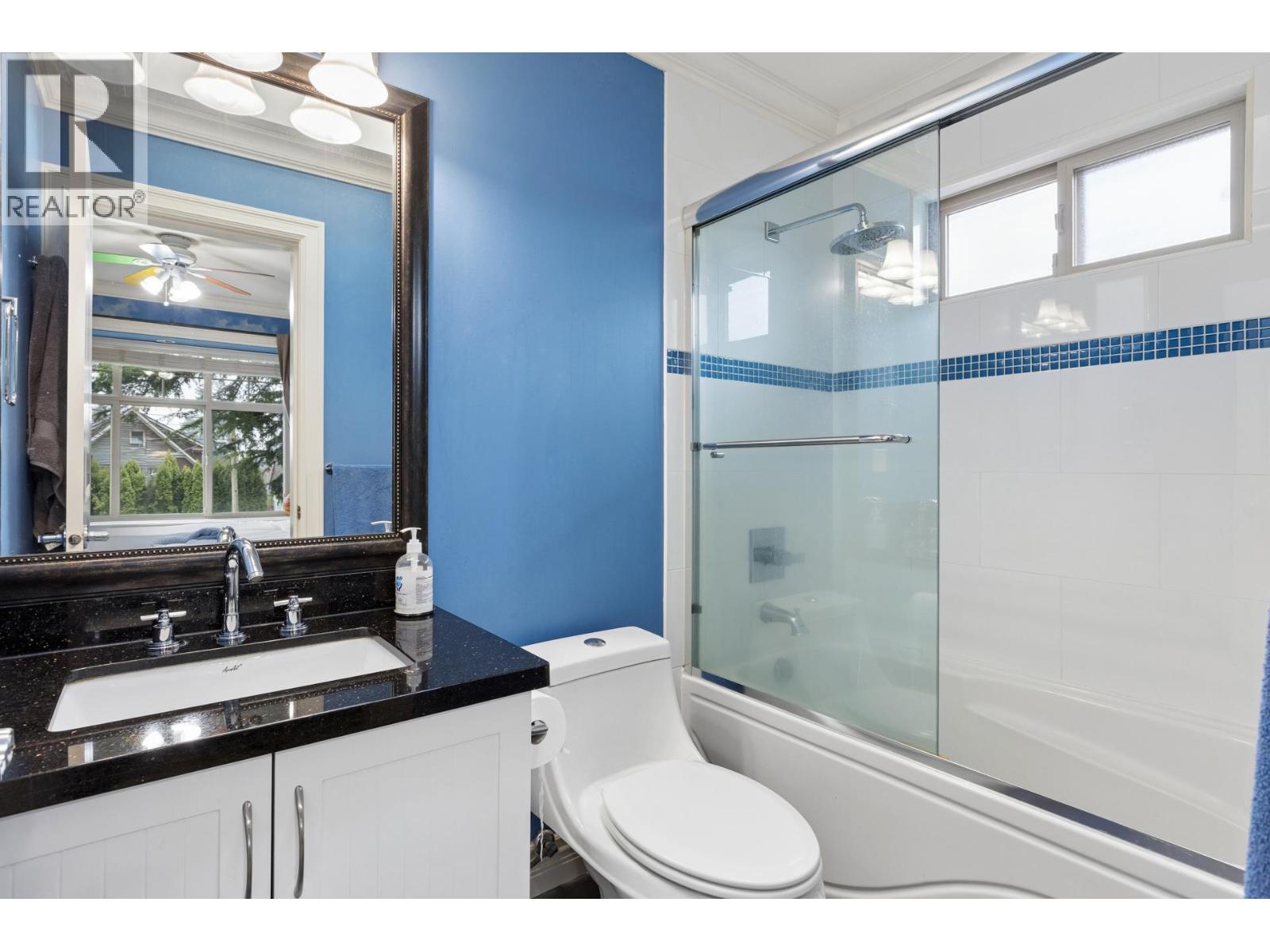 418 E 13TH STREET, North Vancouver