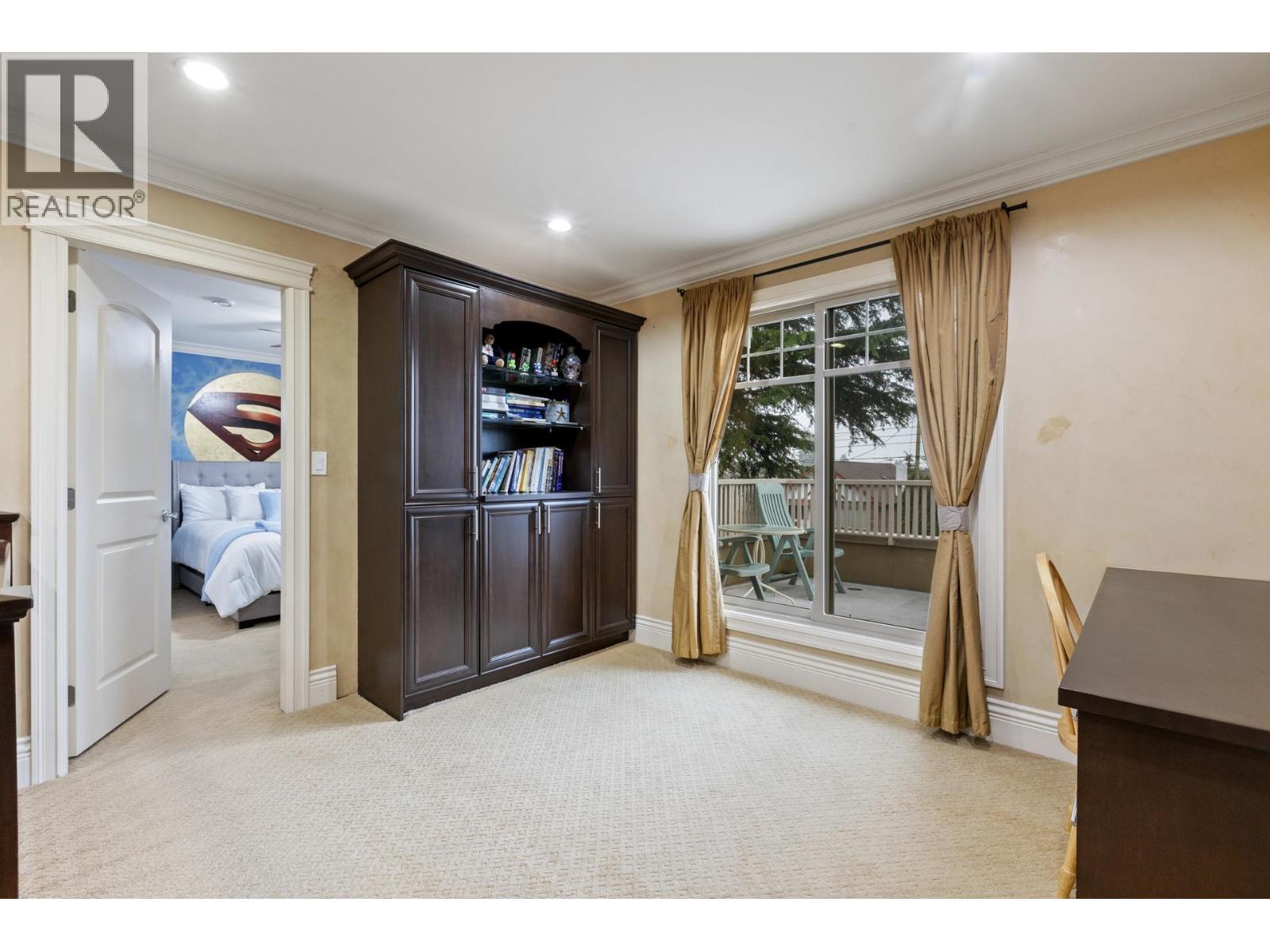 418 E 13TH STREET, North Vancouver