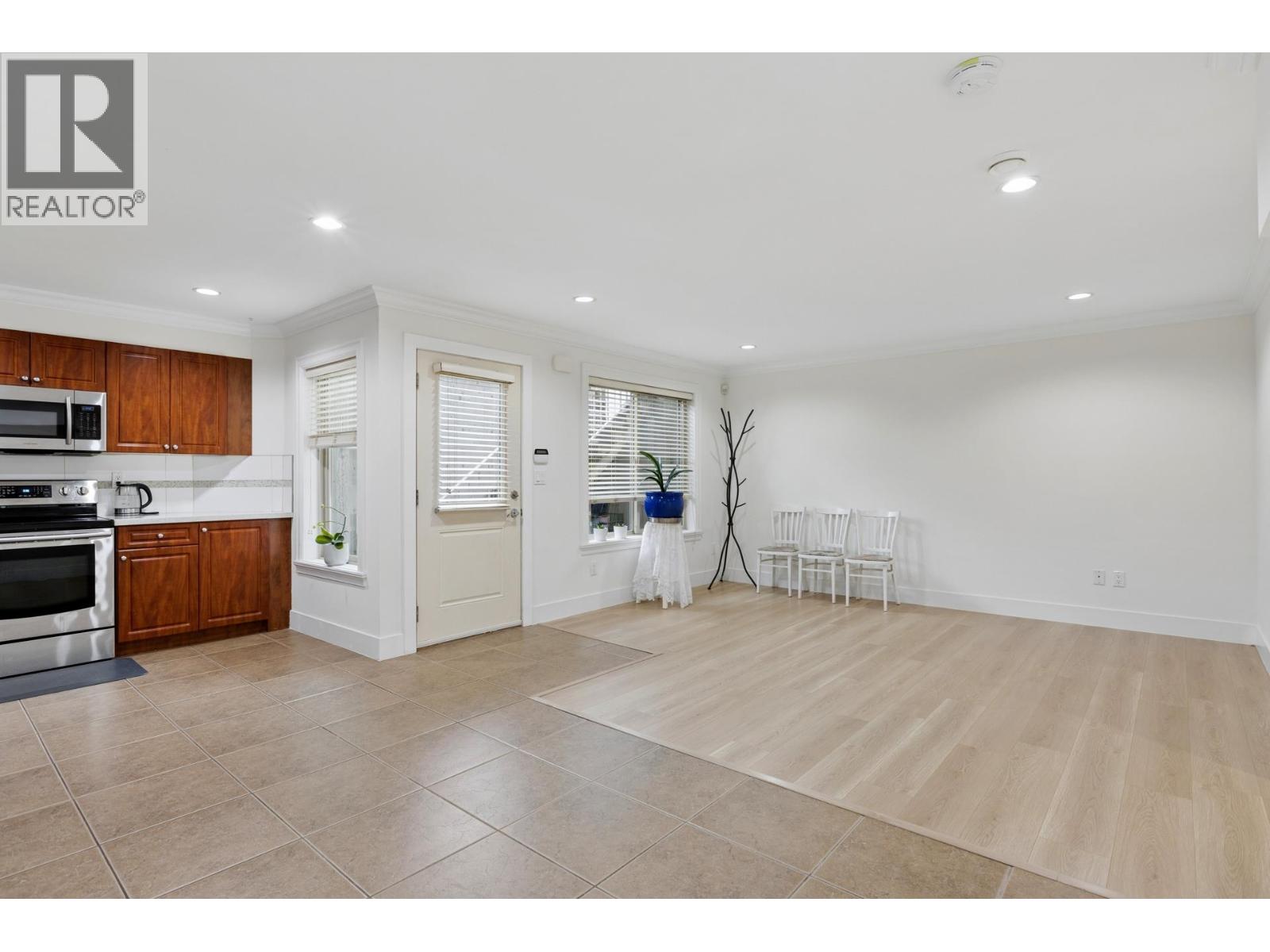 418 E 13TH STREET, North Vancouver