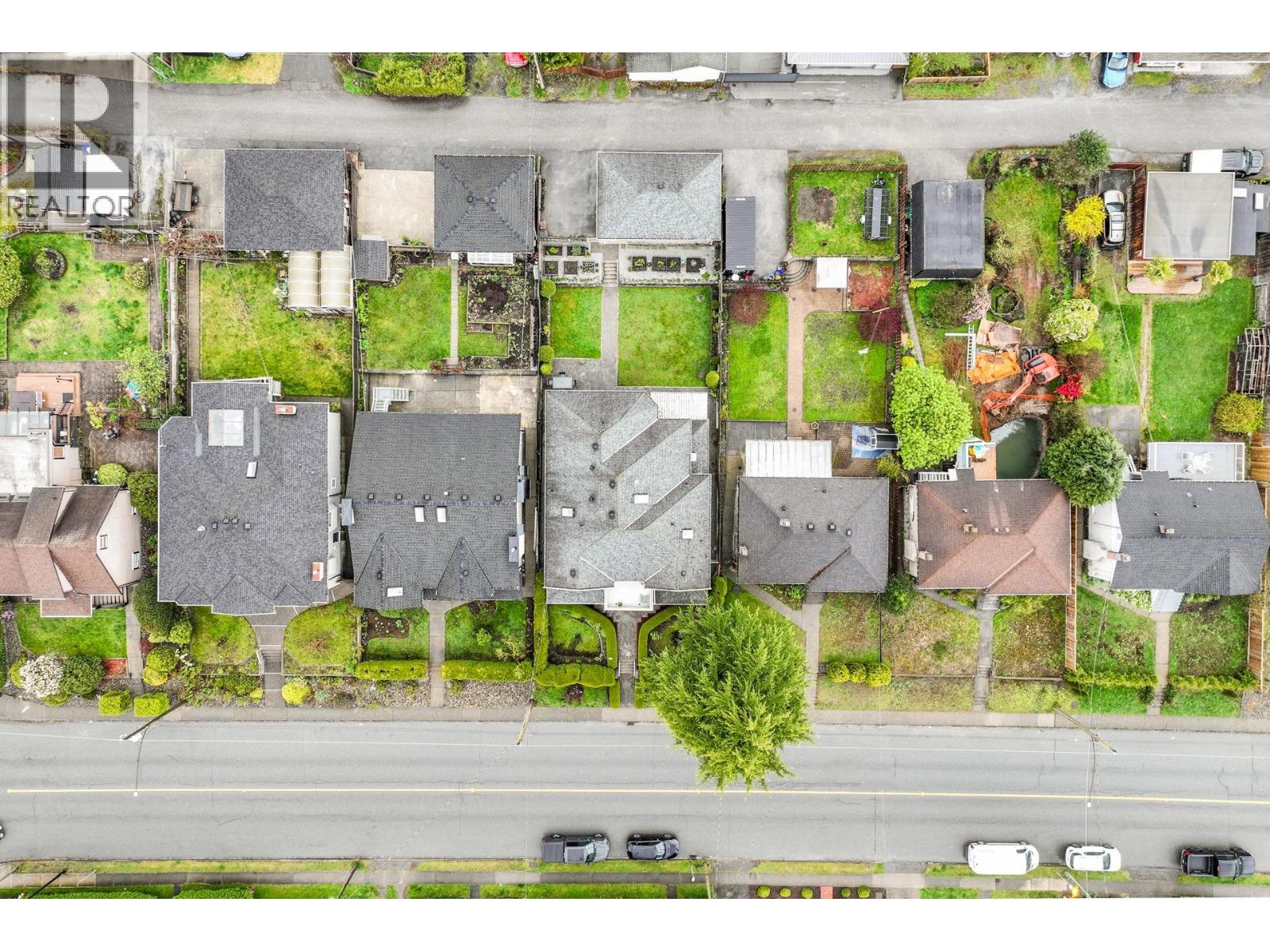 418 E 13TH STREET, North Vancouver
