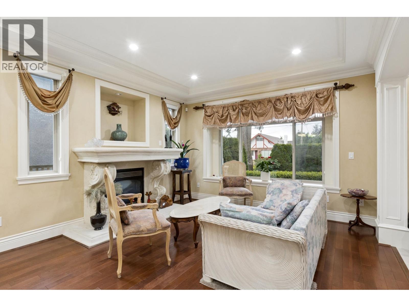 418 E 13TH STREET, North Vancouver