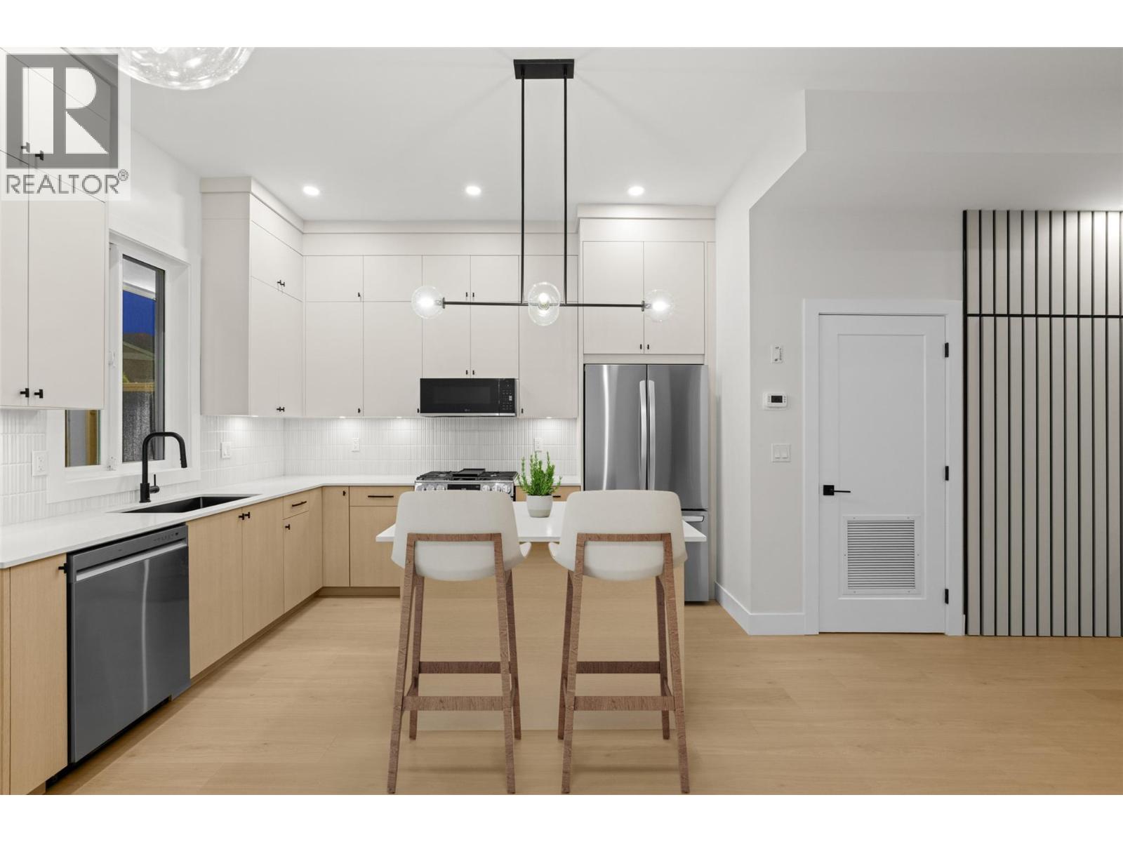 397 Chardonnay Avenue, Oliver