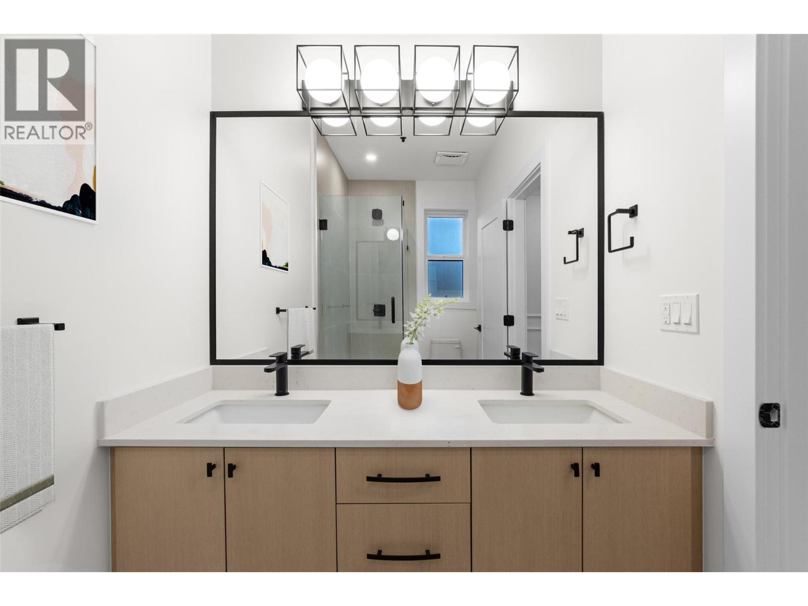 397 Chardonnay Avenue, Oliver