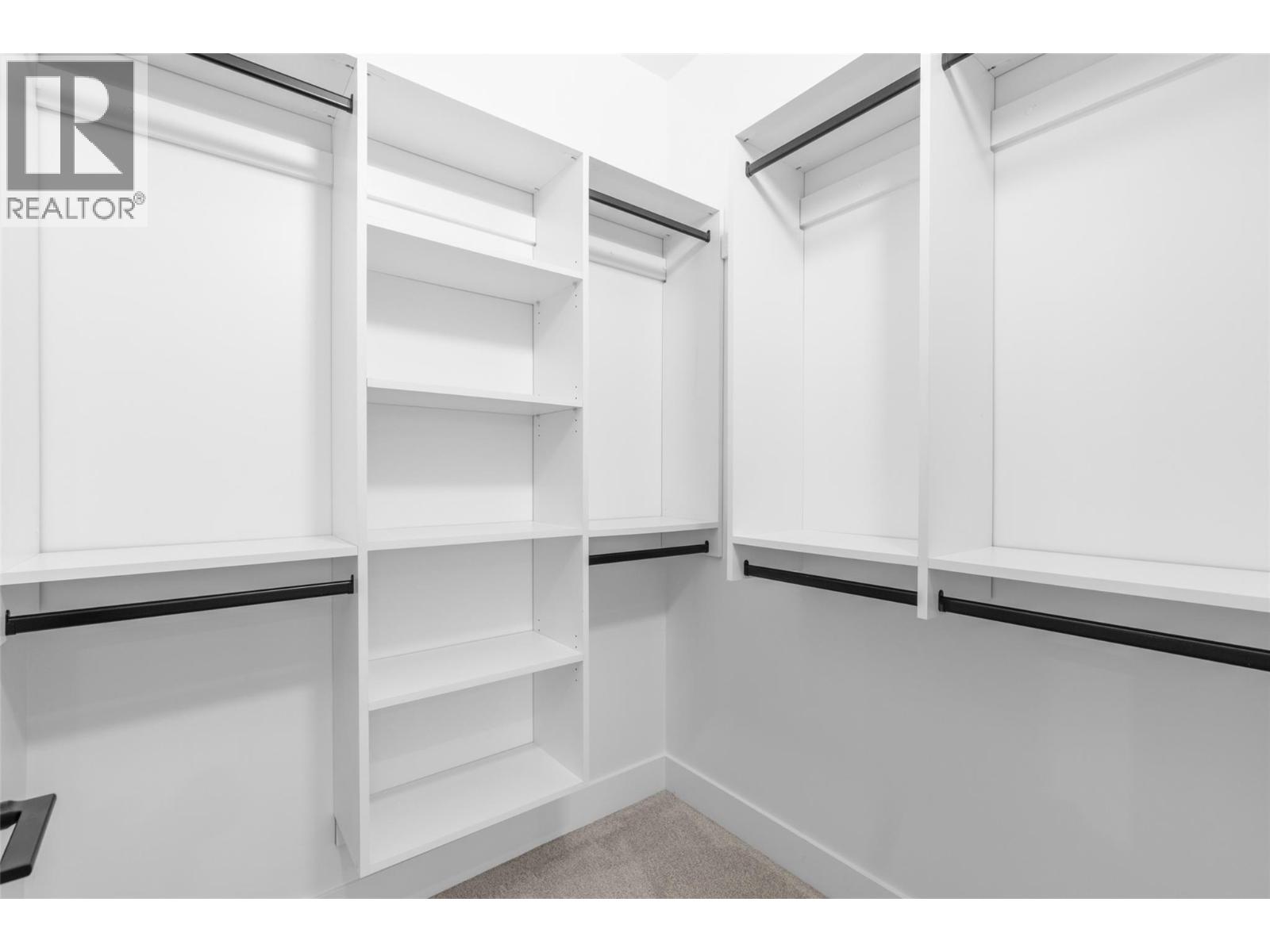 397 Chardonnay Avenue, Oliver