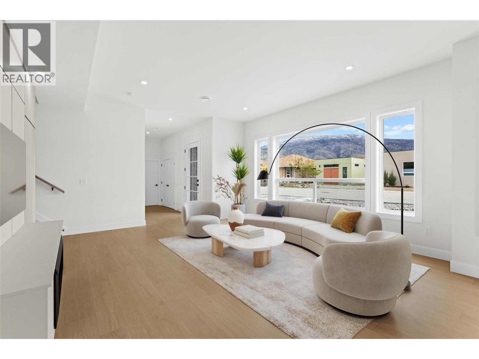 397 Chardonnay Avenue, Oliver