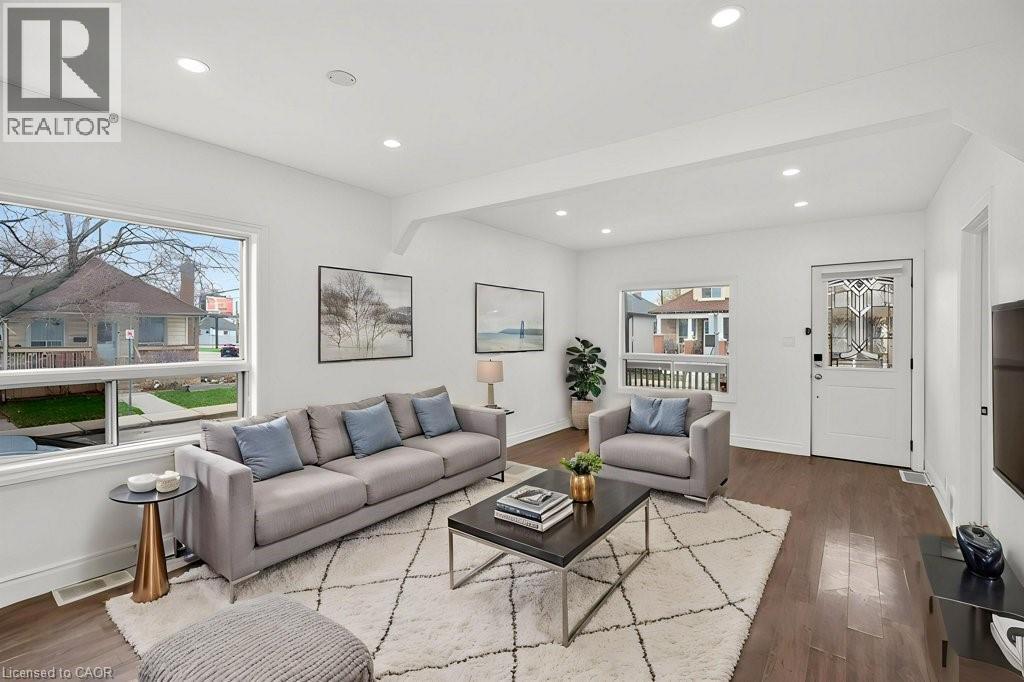 299 BRITANNIA Avenue - 10