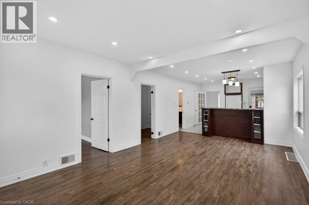 299 BRITANNIA Avenue - 12