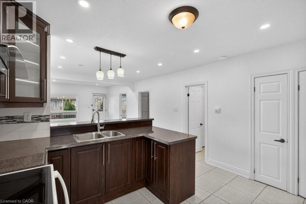 299 BRITANNIA Avenue - 17