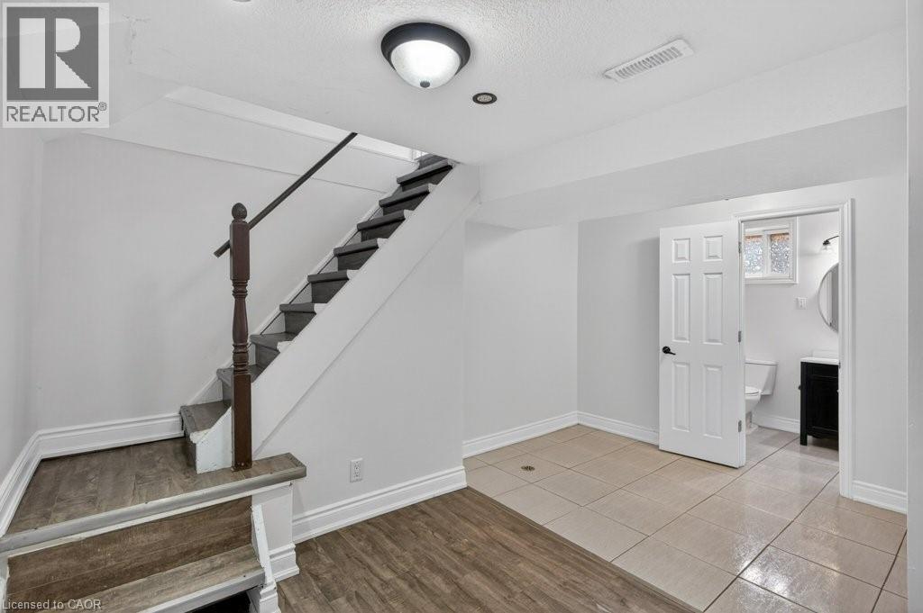 299 BRITANNIA Avenue - 36