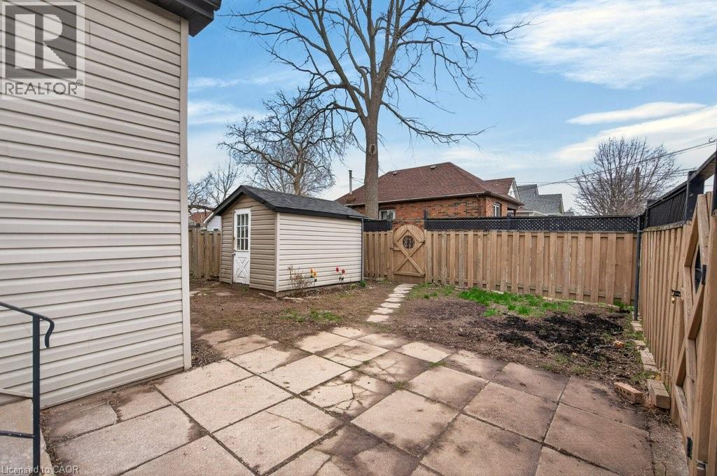 299 BRITANNIA Avenue - 40