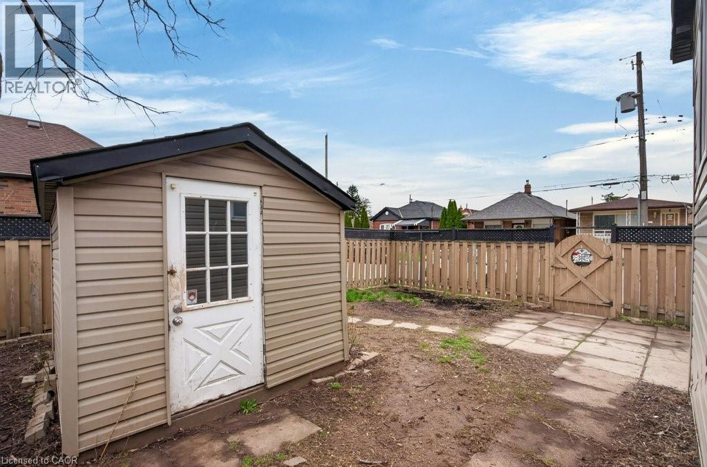 299 BRITANNIA Avenue - 43