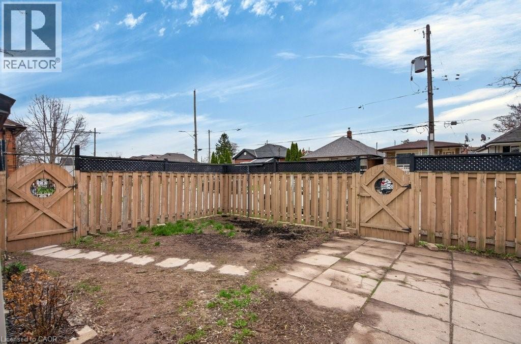 299 BRITANNIA Avenue - 44