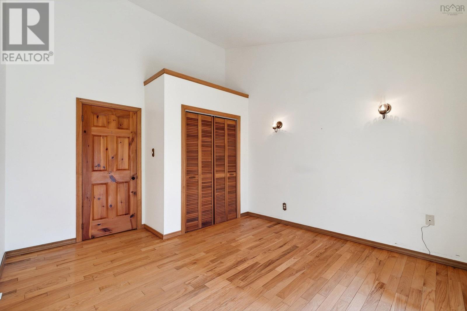 Property 26 of 45 of 122 Windsor Drive