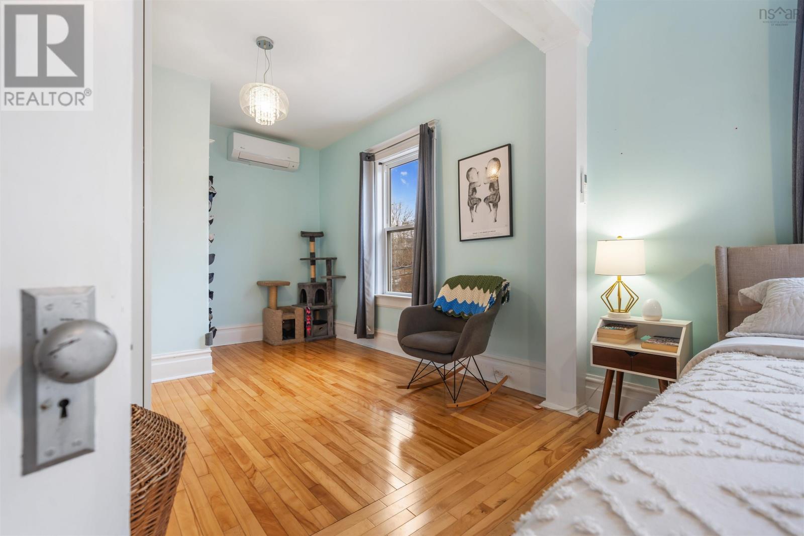 Property 31 of 47 of 168 Carleton Street