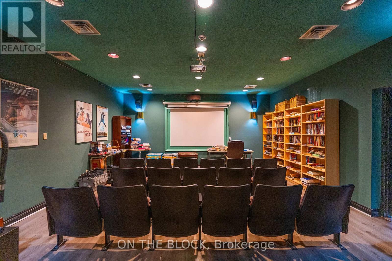#203 880 DUNDAS STREET W - 21