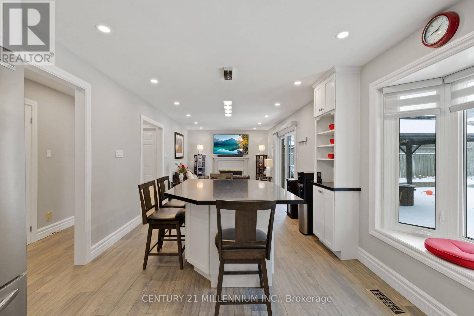 4 MARCHMOUNT CRESCENT — photo 15