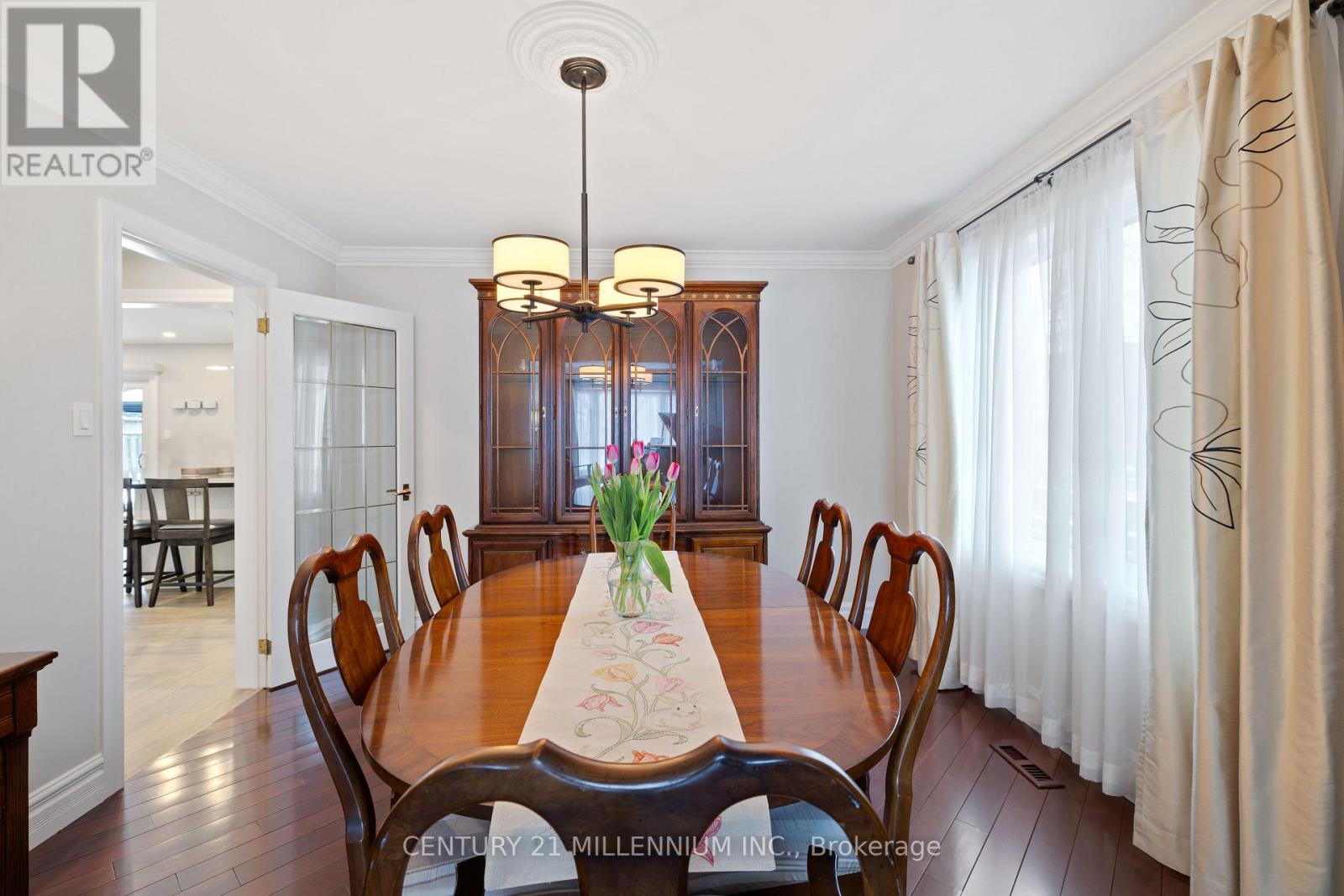 4 MARCHMOUNT CRESCENT — photo 9