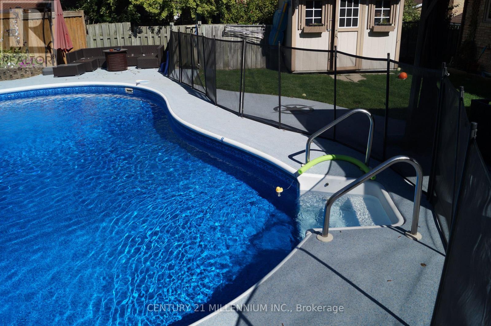 4 MARCHMOUNT CRESCENT — photo 36