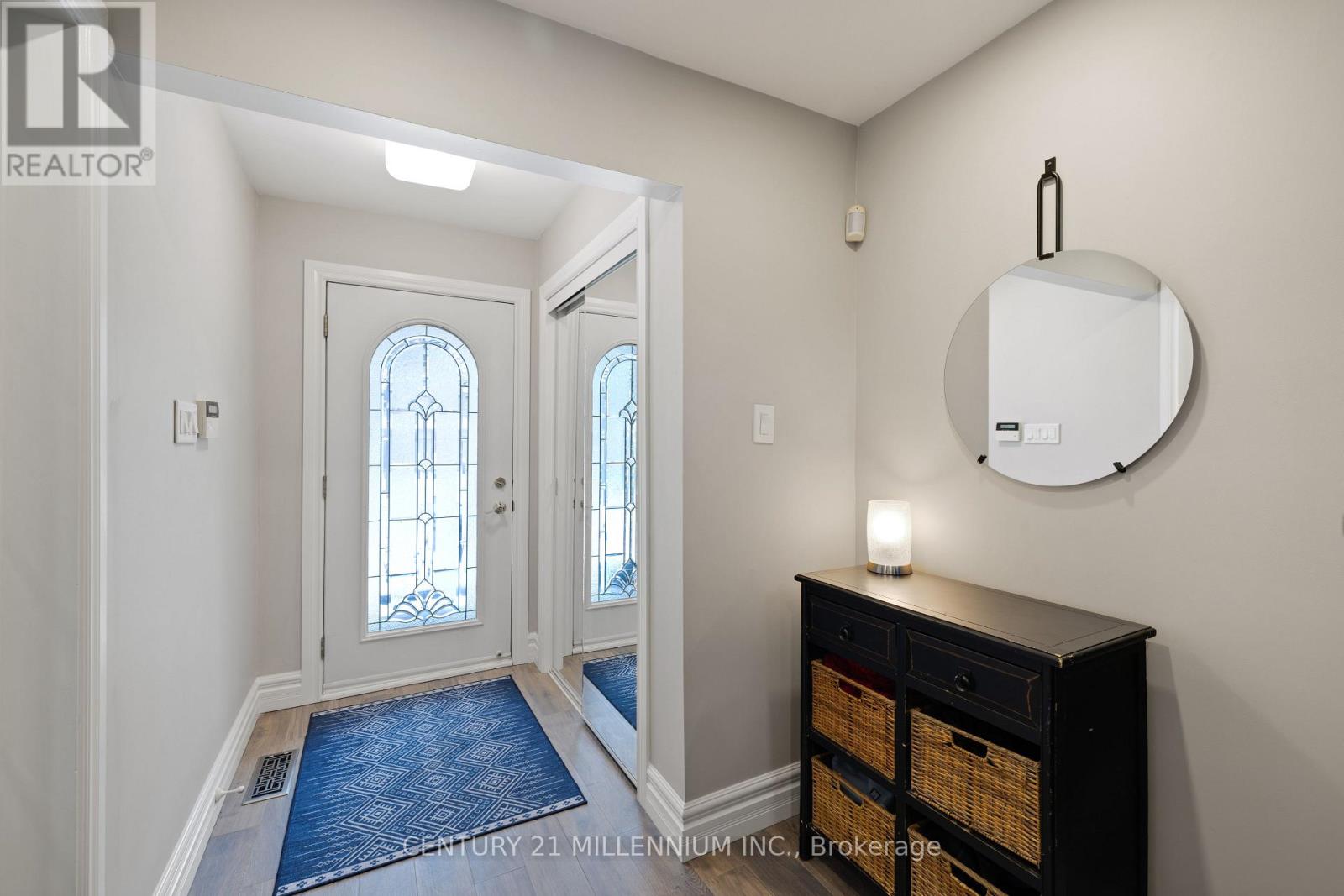 4 MARCHMOUNT CRESCENT — photo 4