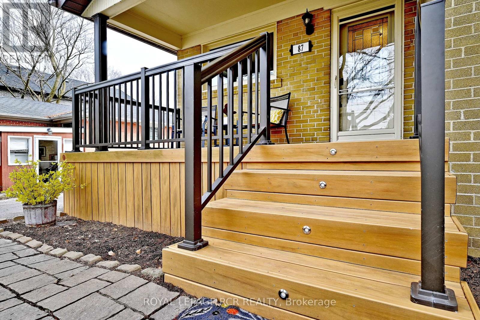 87 RICHARDSON DRIVE - 5