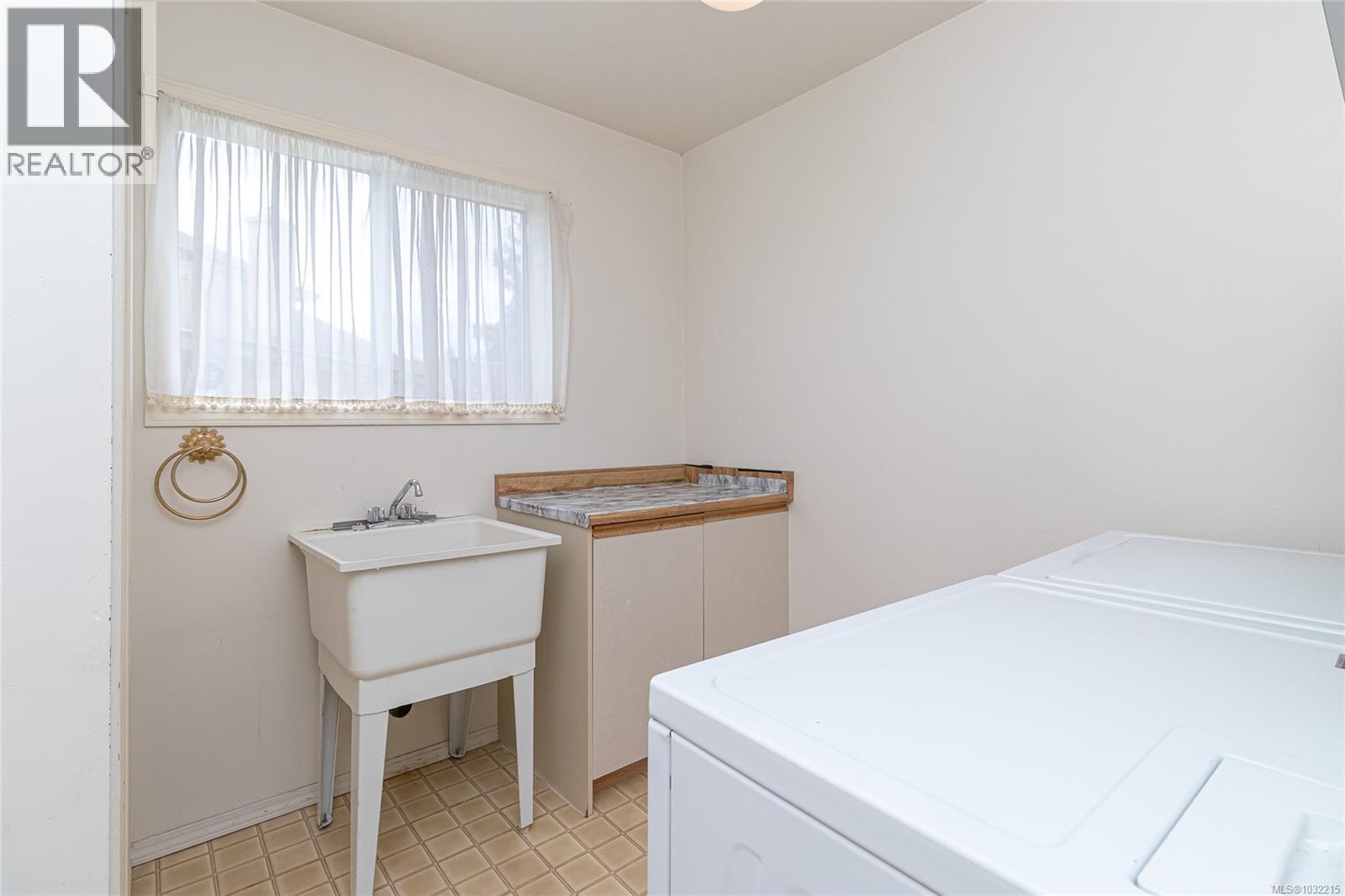  4136 San Miguel Close, Saanich