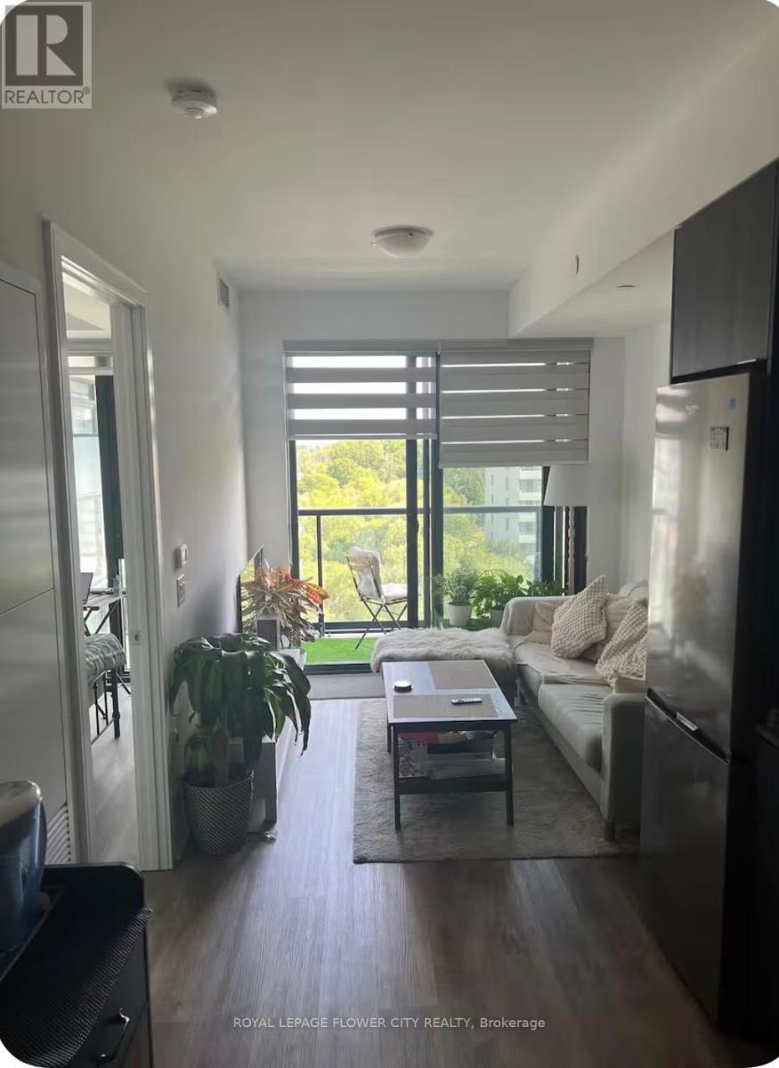 601 - 86 DUNDAS STREET E