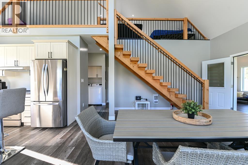 3963 CANIMVIEW DRIVE - 32