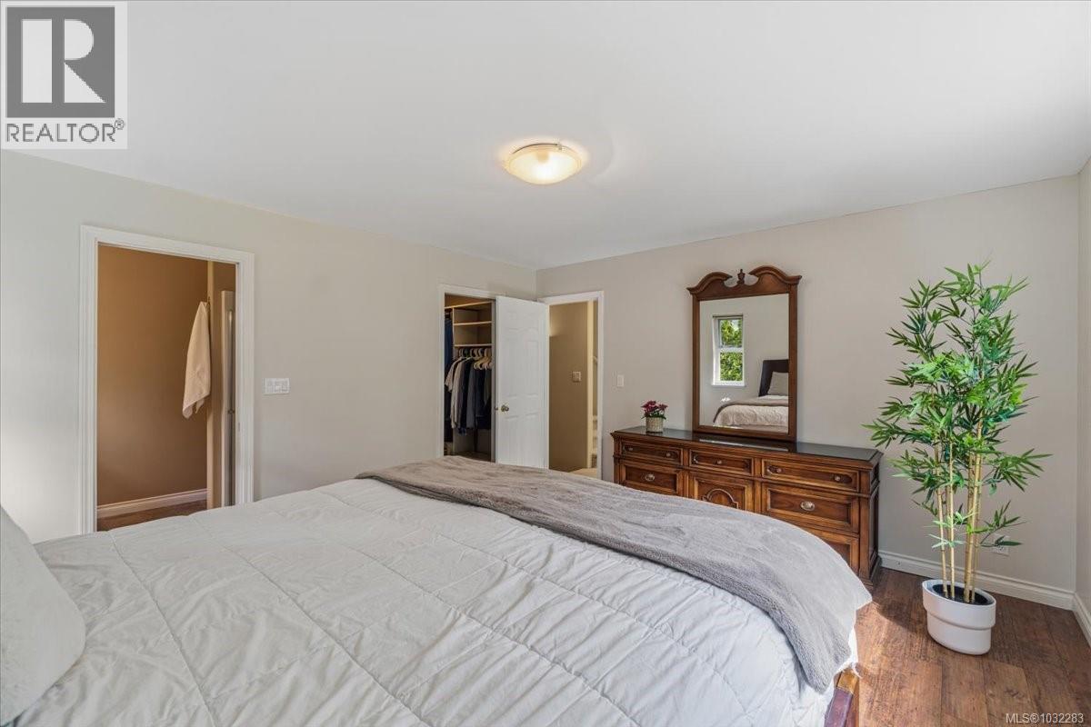 2416 NANOOSE RD - 27