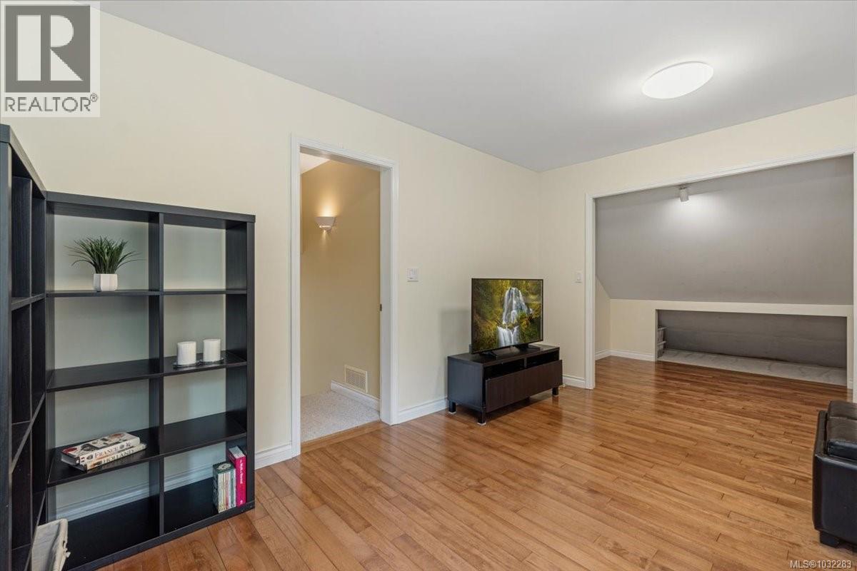 2416 NANOOSE RD - 15