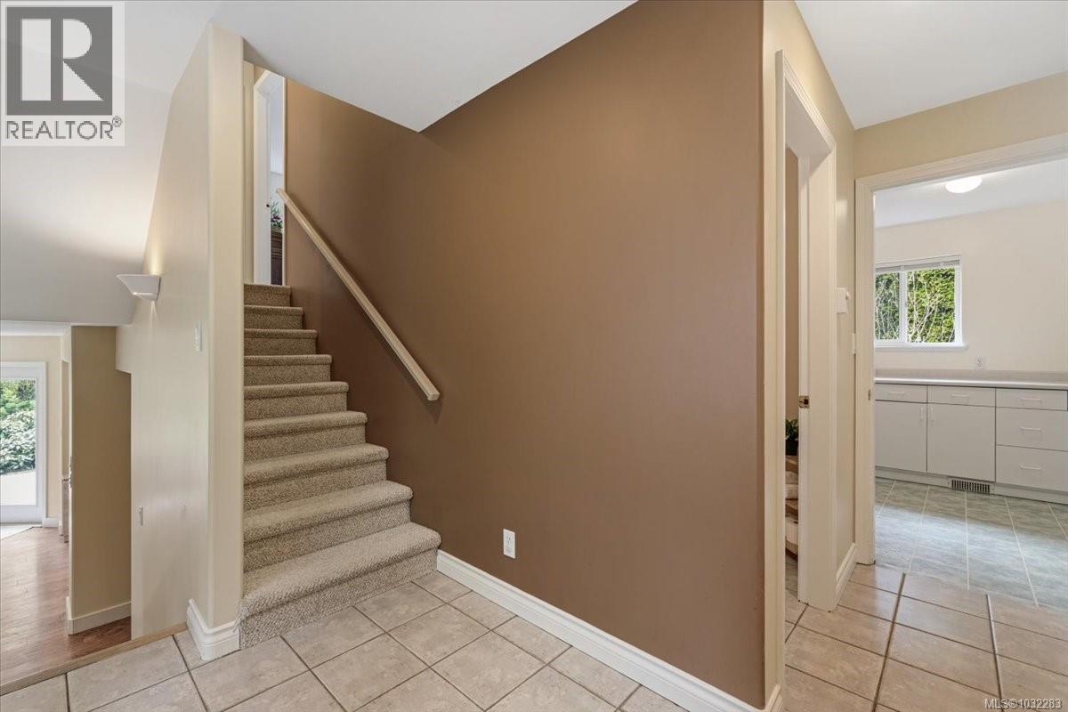 2416 NANOOSE RD - 28