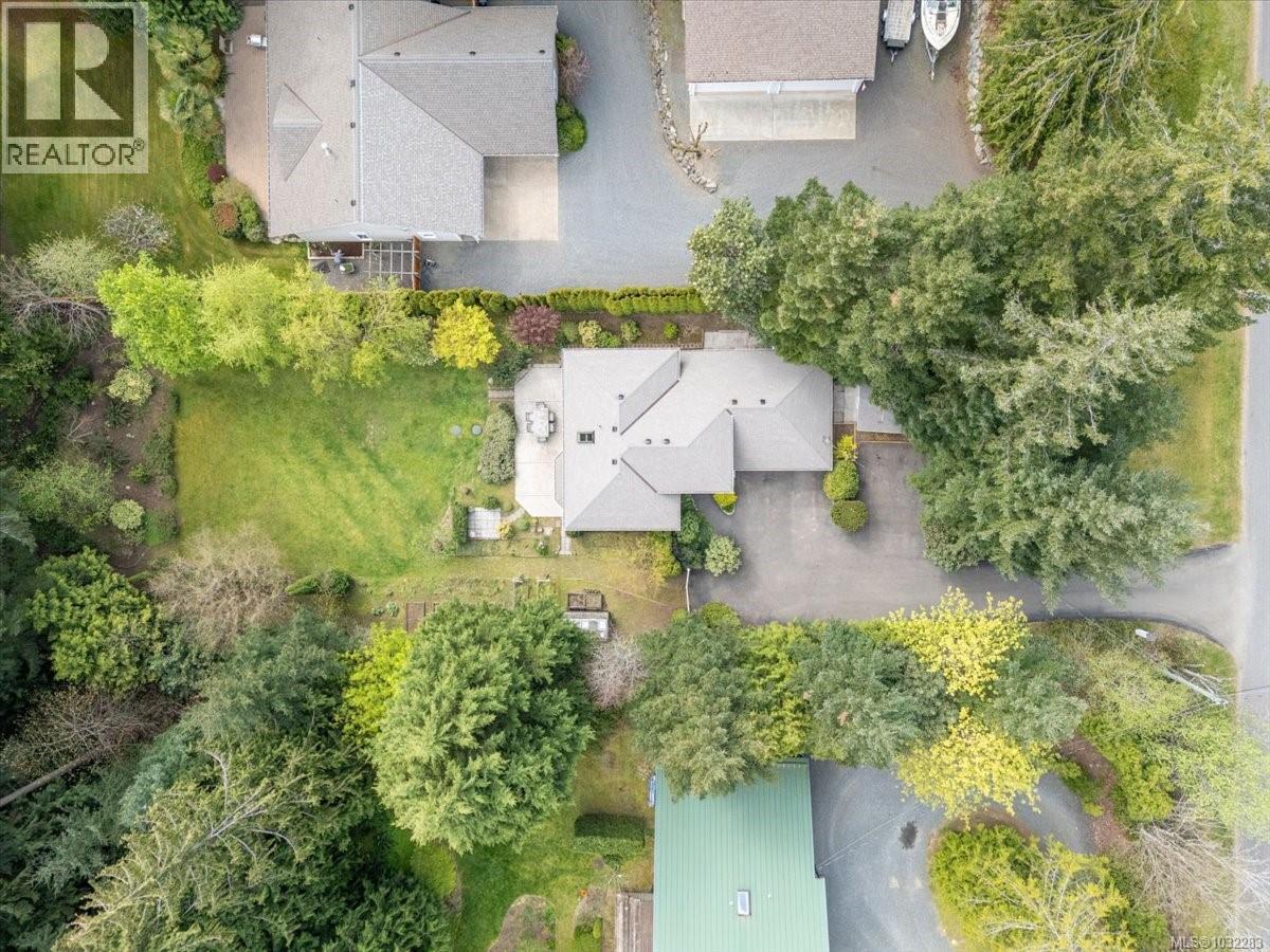 2416 NANOOSE RD - 16