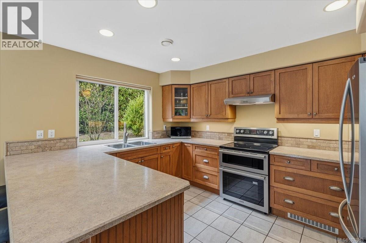 2416 NANOOSE RD - Image 3