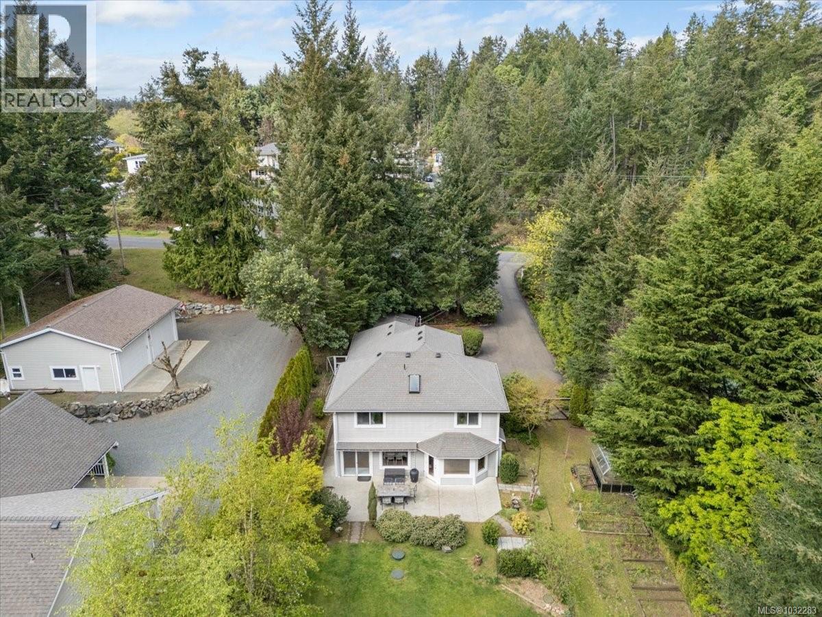 2416 NANOOSE RD - 17