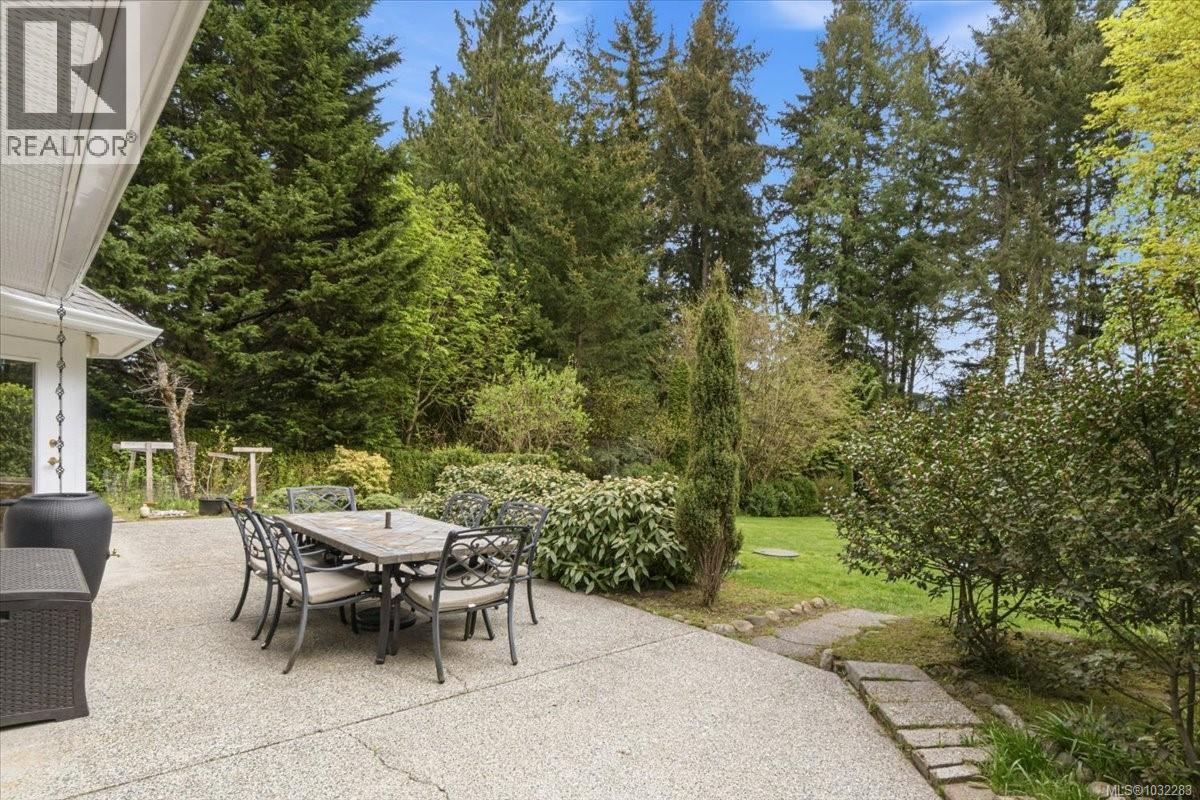 2416 NANOOSE RD - 33