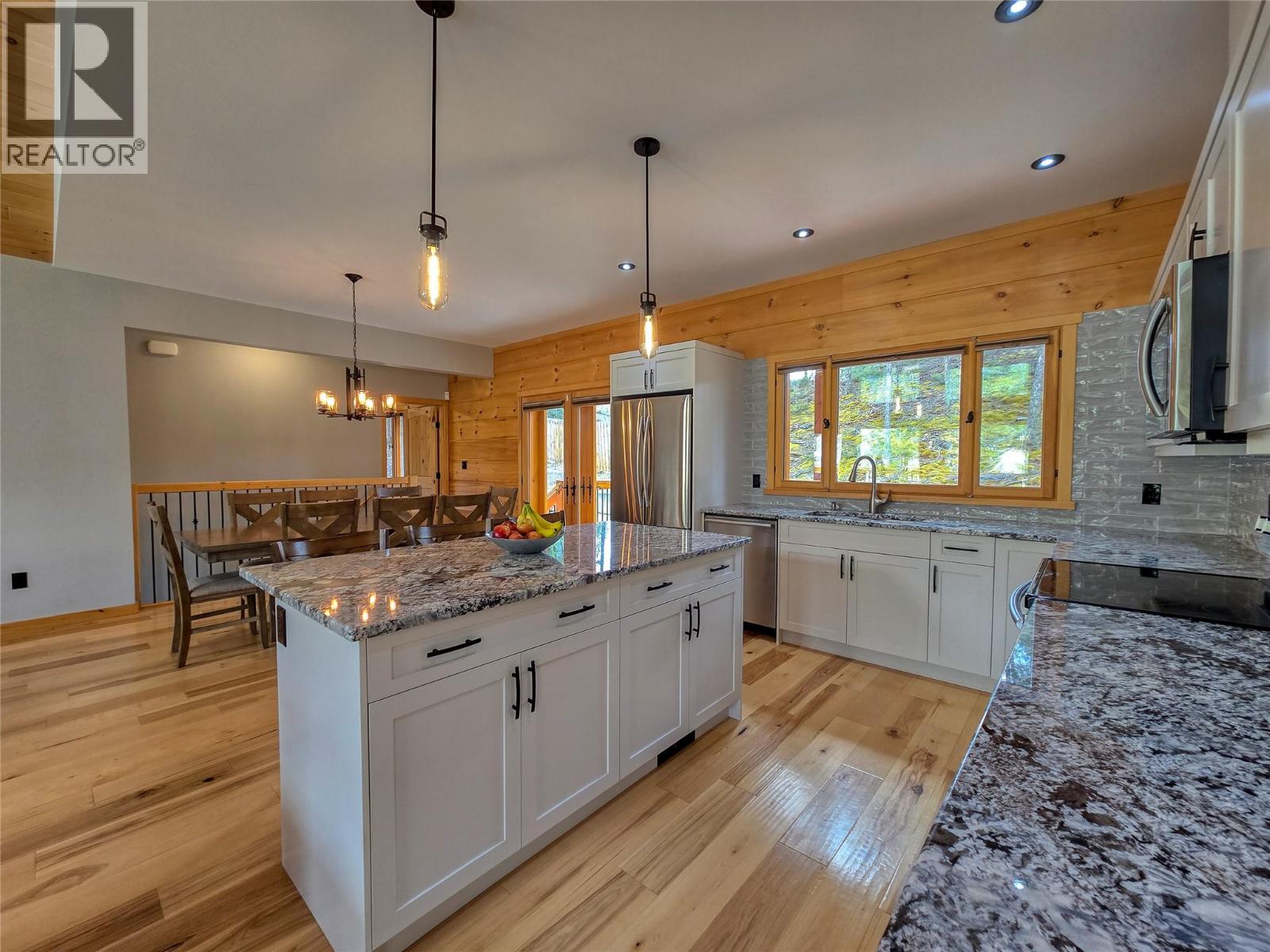 983 SWANSEA VIEW ROAD - 46