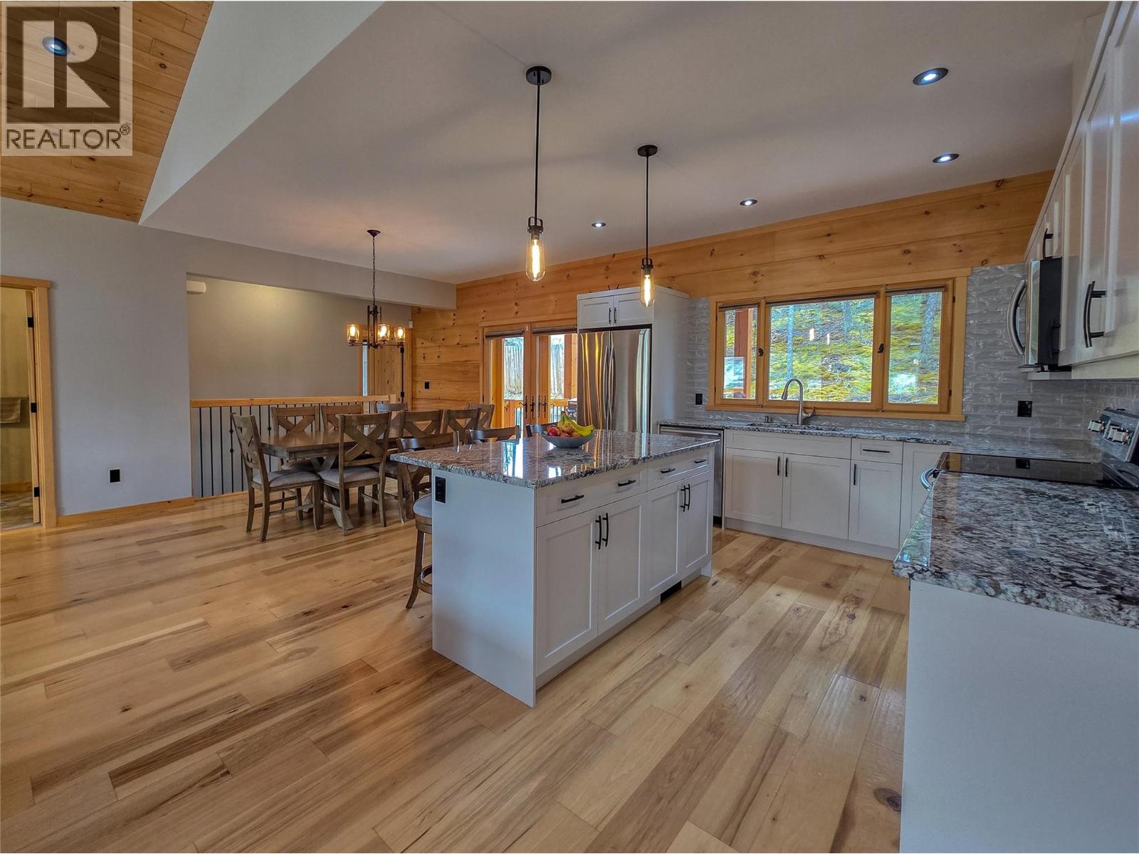 983 SWANSEA VIEW ROAD - 43