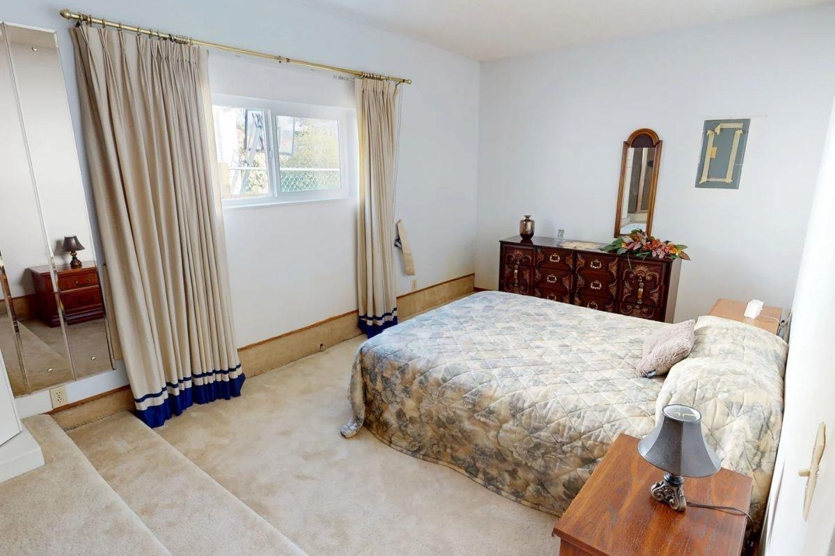 1137 PARKER STREET, White Rock