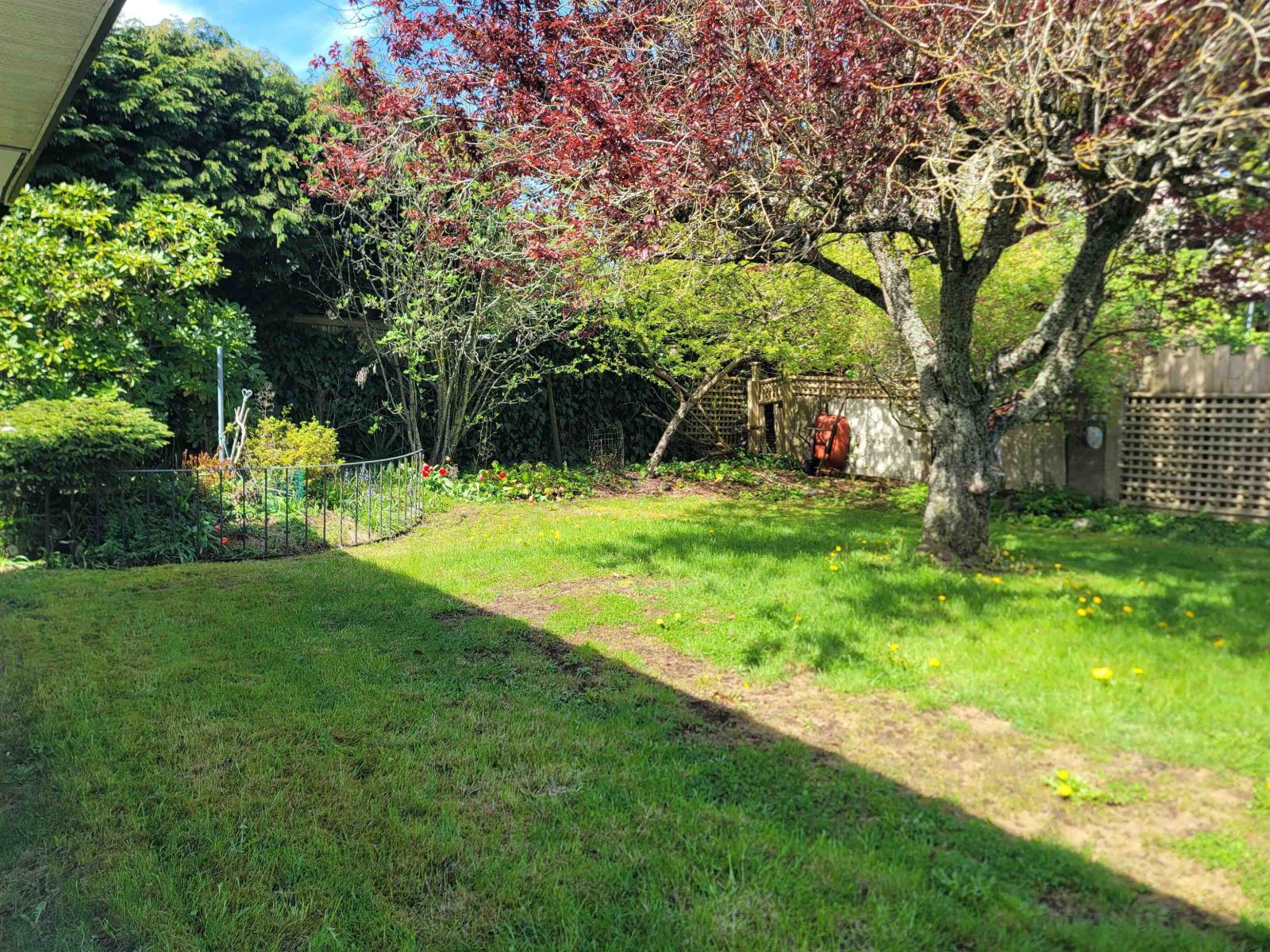 1137 PARKER STREET, White Rock