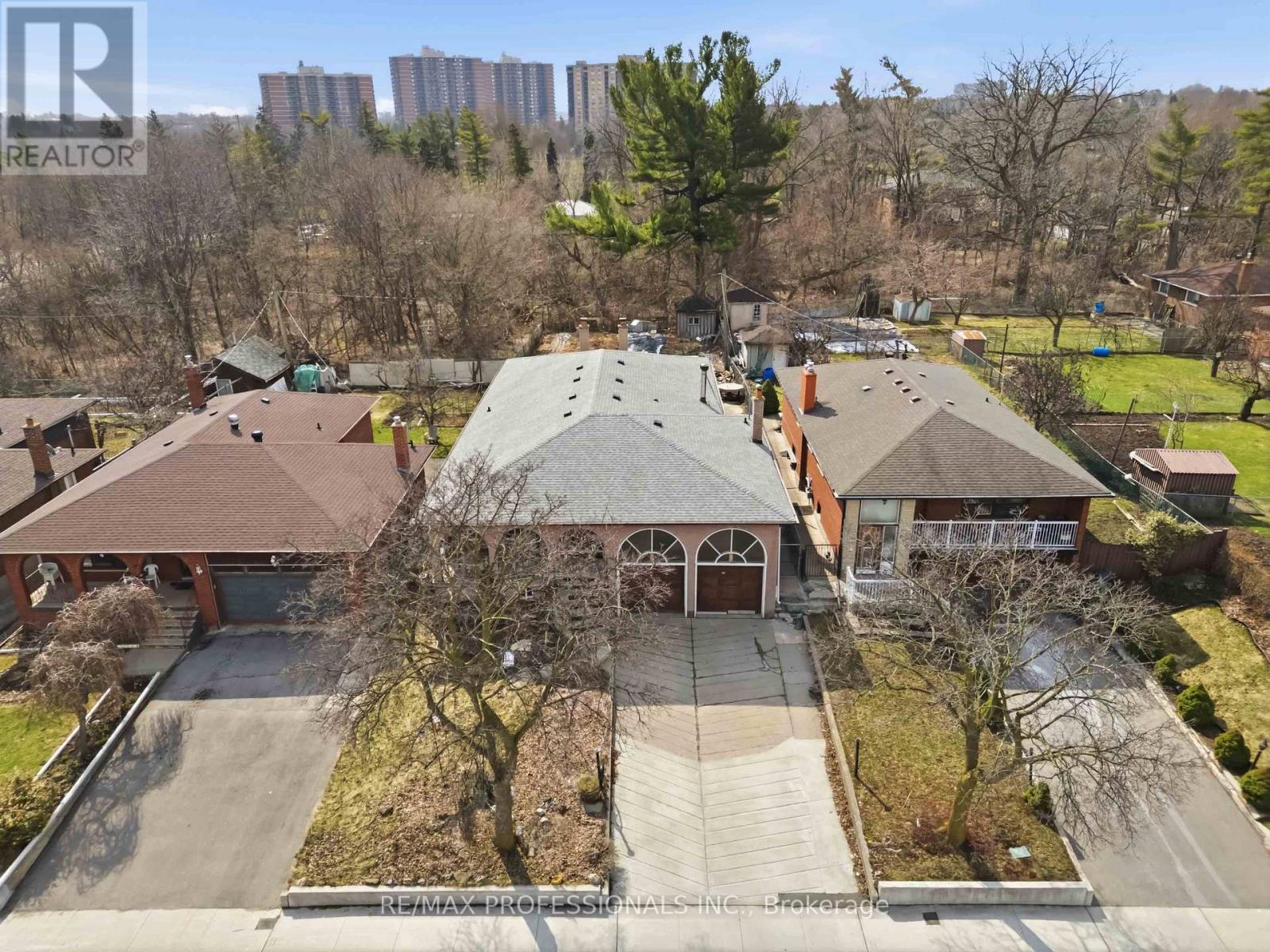 118 TANDRIDGE CRESCENT - 1