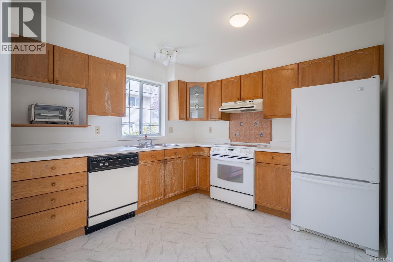 #7 3031 SHERMAN RD - Image 2