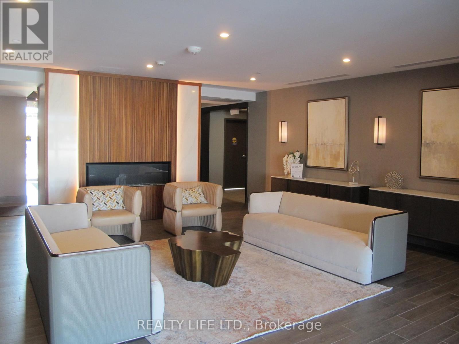#1106 470 DUNDAS STREET E - 2