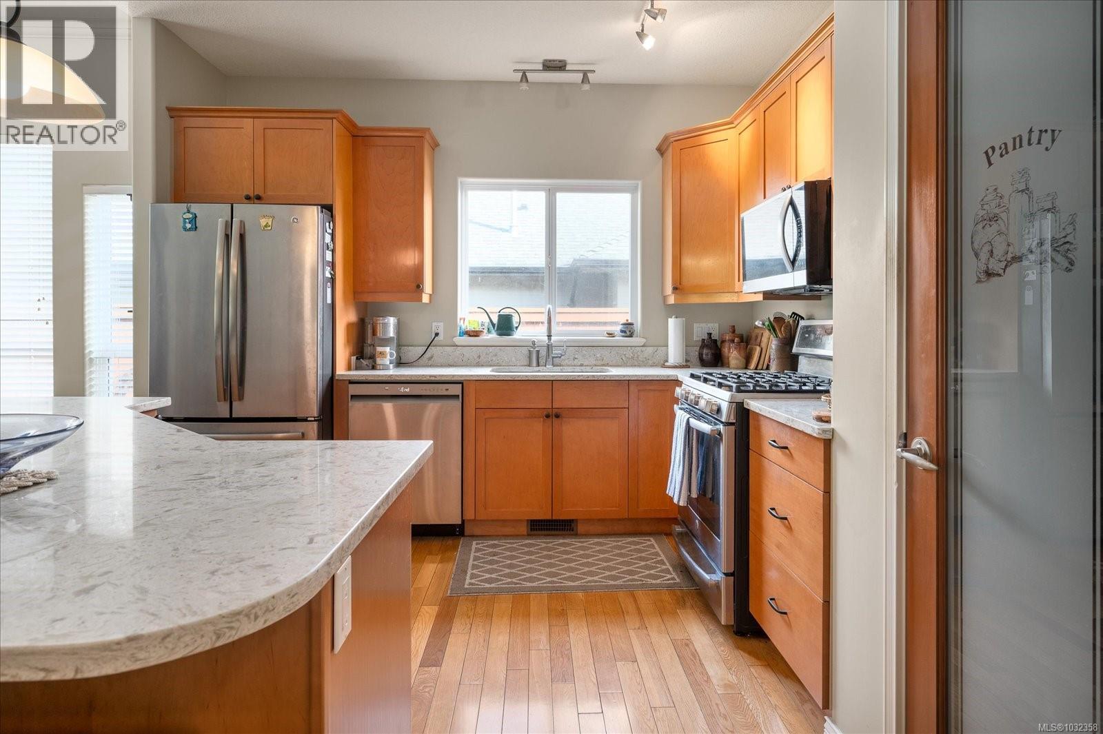 1467 SUMAR LANE - 37