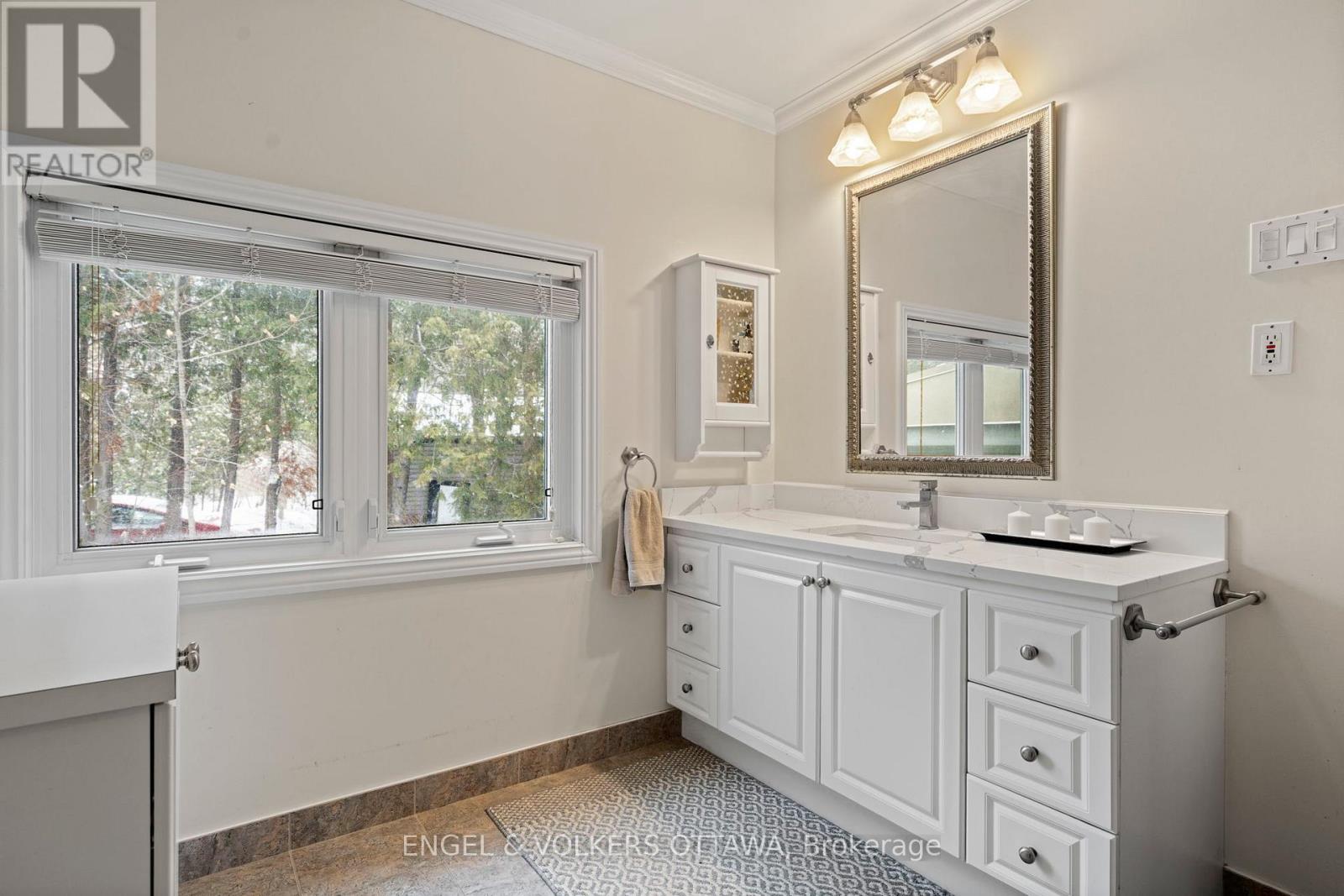 3 HAZELWOOD WAY - 19