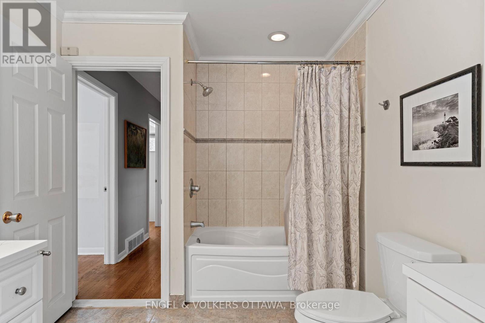 3 HAZELWOOD WAY - 20